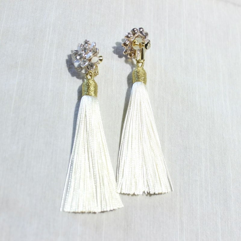 結婚式 ロングホワイトタッセルイヤリング ピアス | Free Three