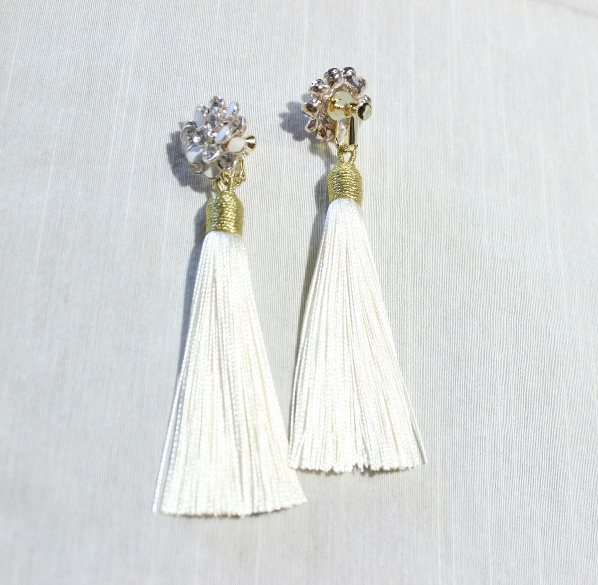 結婚式 ロングホワイトタッセルイヤリング ピアス | Free Three