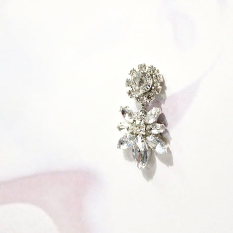 結婚式 ラインストーンのキラキラピアスorイヤリング
