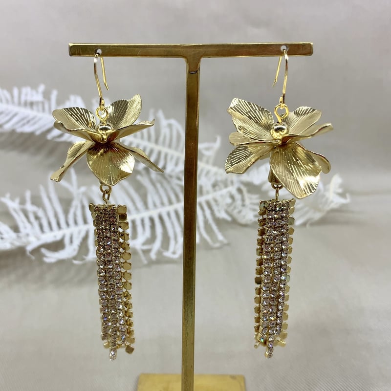 1085 シフォンフラワー ゴールド ハンドメイド ピアス イヤリング 大ぶり 1085 シフォンフラワー ゴールド ハンドメイド ピアス イヤリング