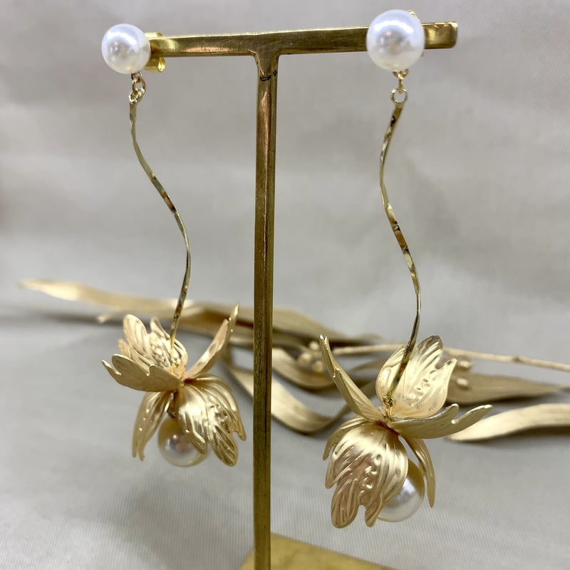 結婚式 マットゴールド パール 花びら フラワー ゆらゆら ウエディング