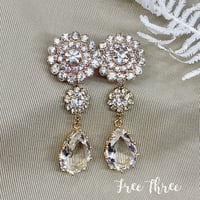 結婚式 ビジュー 3連シャンデリアイヤリングorピアス