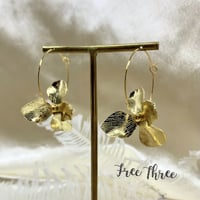 結婚式 ゴールドフラワーフープピアス 大ぶりゴールド  フラワー フープ ブライダル ウエディング 花嫁