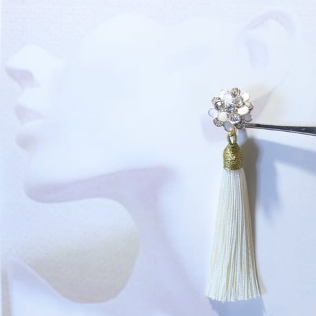 結婚式 ロングホワイトタッセルイヤリング ピアス