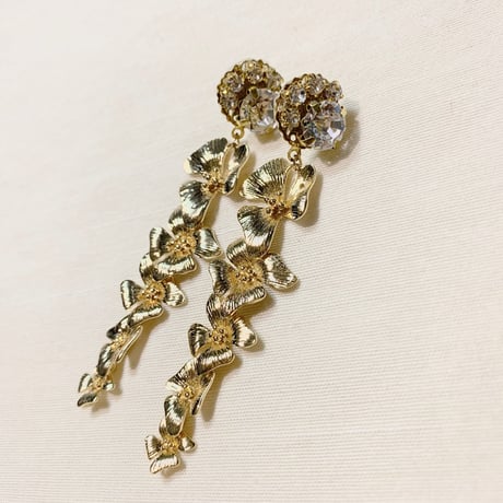 結婚式 5連ゴールドフラワーピアスorイヤリング