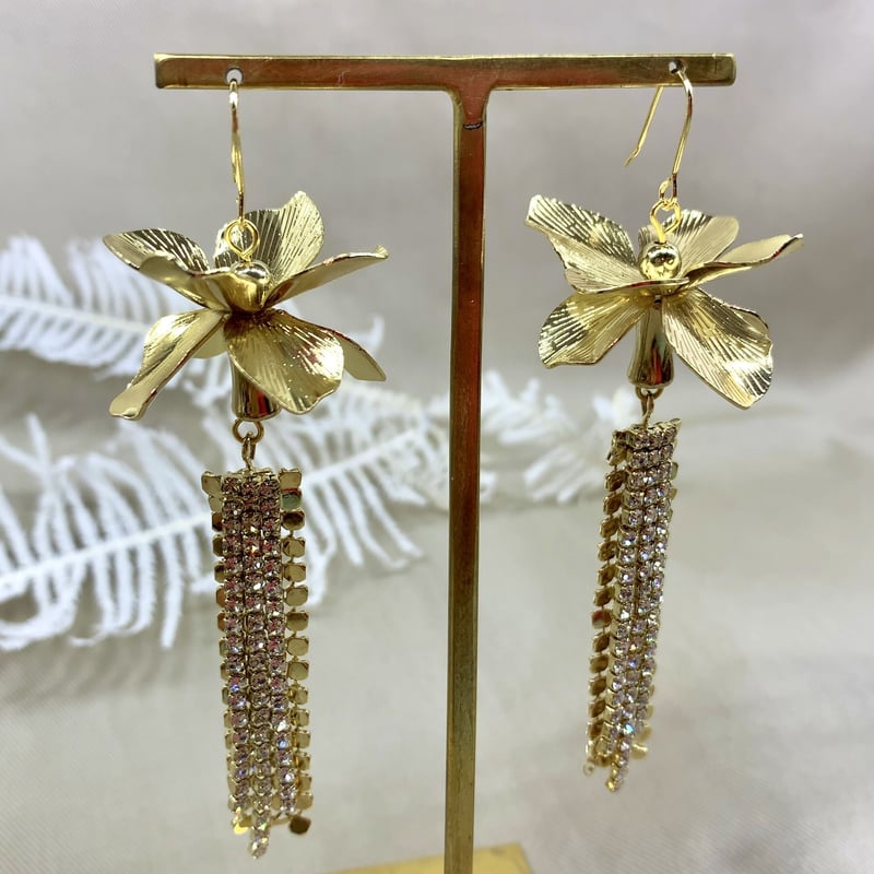 結婚式 ゴールド フラワー ゴールドチャーム イヤリング or ピアス