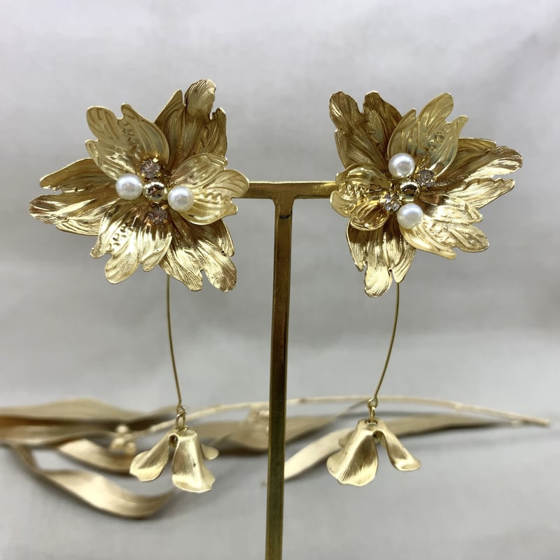 結婚式 アンティーク ゴールド 花びら フラワー ゆらゆら ウエディング