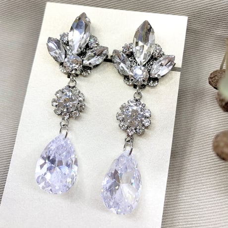 結婚式 キュービックジルコニアの3連イヤリングorピアス