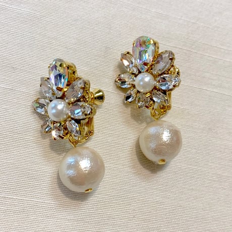結婚式 大振りパール＆ビジューのイヤリングorピアス