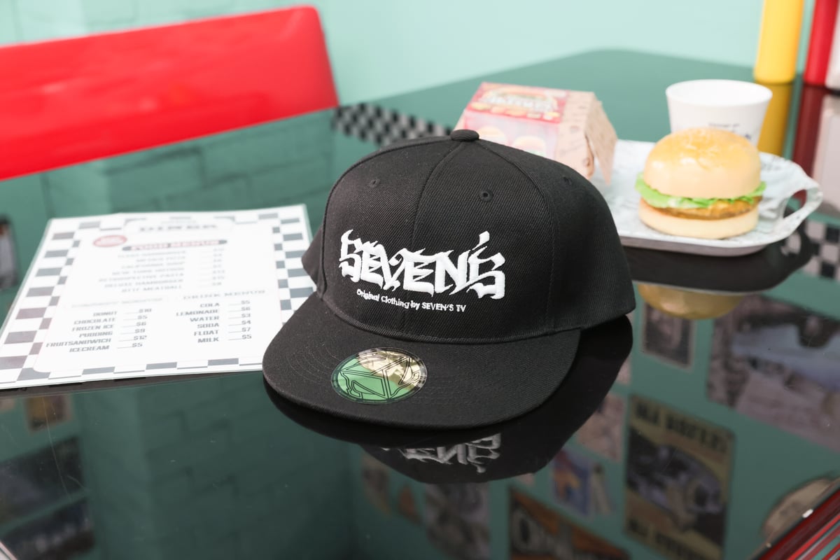 再販受注】SEVEN'S スナップバック(ステッカー付き)【8月中旬〜8月下旬