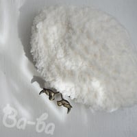 ばあば☆さらに大きめモールヤーンのふわもこがま口（valkoiset pilvet・C1789）