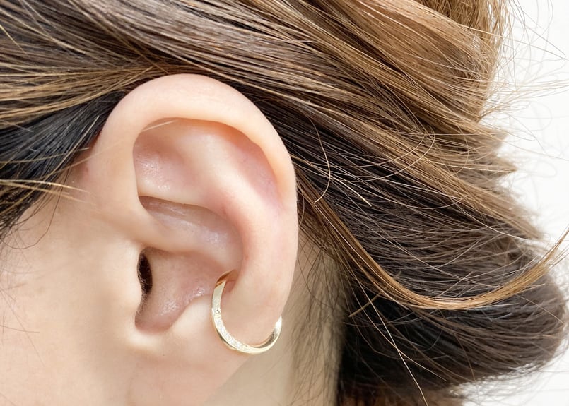 k18pt900イヤーカフ8g K18 ＆ Pt900 Diaコンビカラー スリークライン イヤーカフ｜GD3074EC