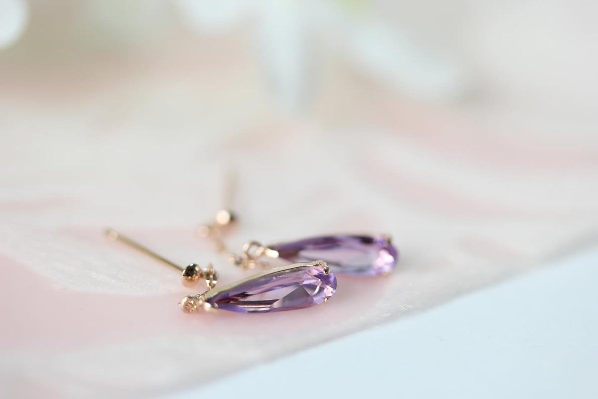 ポメころび✨ピンクアメジスト×MOP&ドラゴンガーネット他ピアスチャーム K10PGアメジストピアス | BON BON DO オンラインショップ