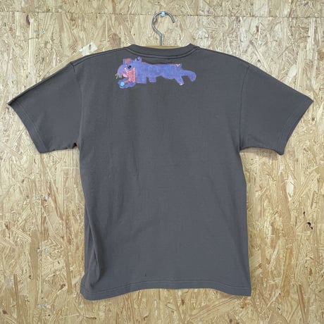 一点モノTシャツ-動物と人間ふたりがおる