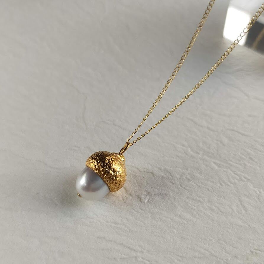 24k Gold-Dipped どんぐりのネックレス | 植物アクセサリー Sentier
