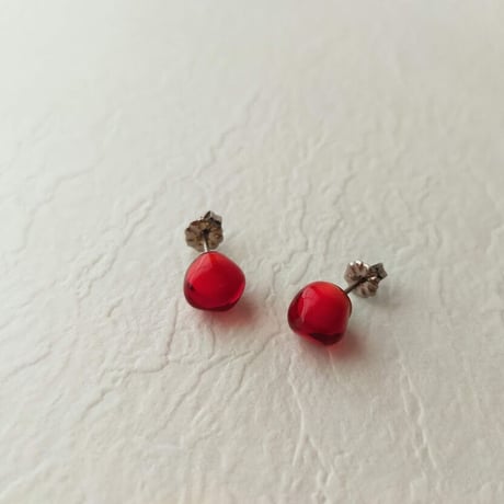 柘榴のピアス