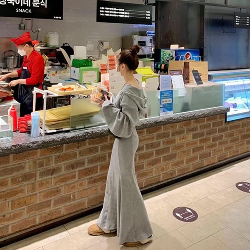 テーラーメイド パーカー　フード　セットあップ セットアップ 上下 パーカー マーメイドスカート フード 春秋冬