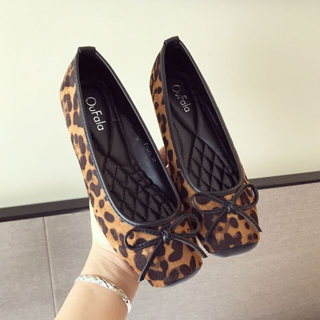 ヒョウ柄フラットシューズ ZARA ヒョウ柄 フラットシューズ 26cm - メルカリ