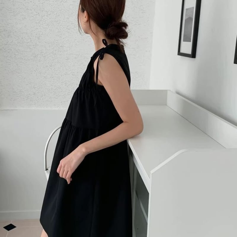 ショルダーリボンギャザーワンピース ノースリーブミニワンピース 肩紐