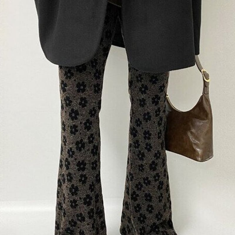 Ed Hardy フレアパンツ 黒 花柄、新品 花柄フレアパンツ リトルフラワーブーツカットパンツ. フレア