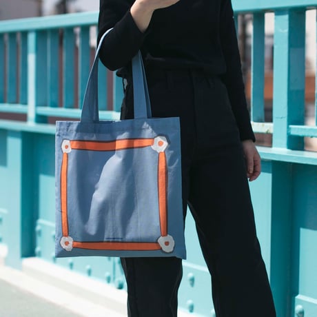 ❤️さえら★アキアカネ★美しい薔薇柄の隅にお花モチーフリボン飾り★ビニールクロス ❤️さえら☆アキアカネ☆美しい薔薇柄の隅にお花モチーフリボン飾り☆