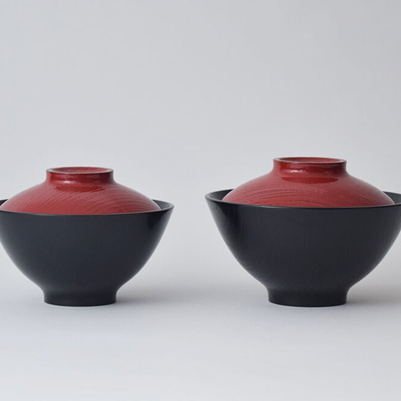YANAGI DESIGN 柳宗理蓋付き煮物椀　目弾き小 蓋赤、本体黒 YANAGI DESIGN 柳宗理蓋付き煮物椀 目弾き小 蓋赤、本体黒