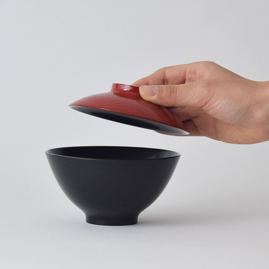 YANAGI DESIGN 柳宗理蓋付き煮物椀　目弾き小 蓋赤、本体黒 柳漆椀 目弾き小 | Yanagi-Shop