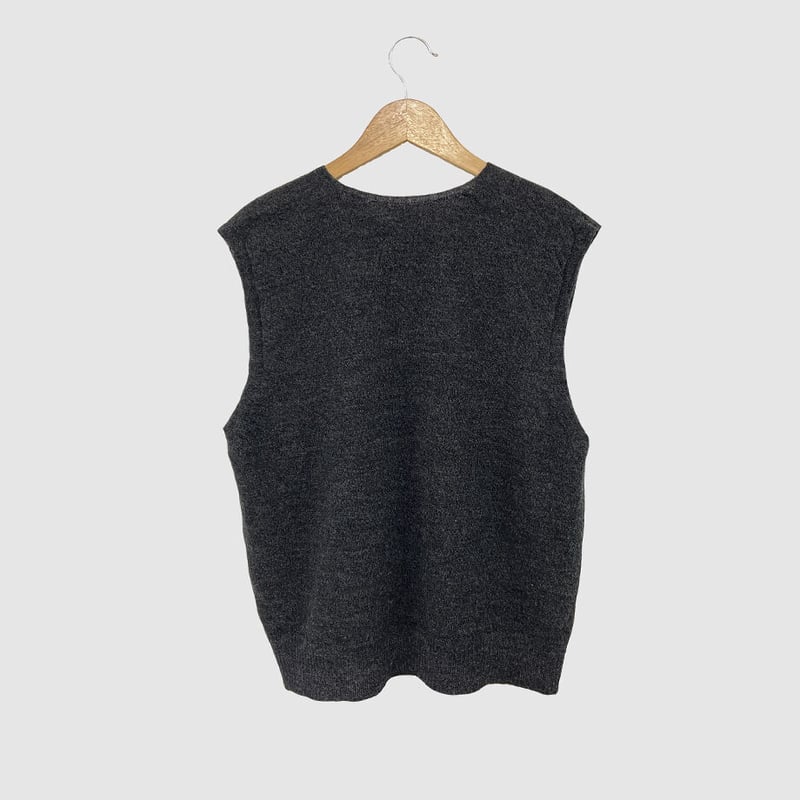 ウールVネックベスト 【軽くてやわらか】縮絨加工 | (有)佐藤ニット