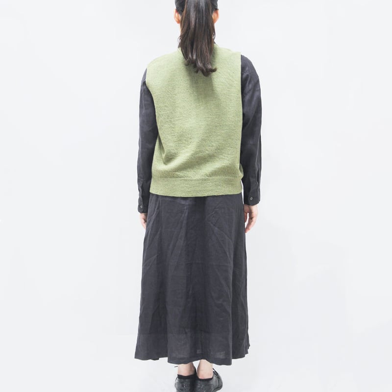 ウールVネックベスト 【軽くてやわらか】縮絨加工 | (有)佐藤ニット