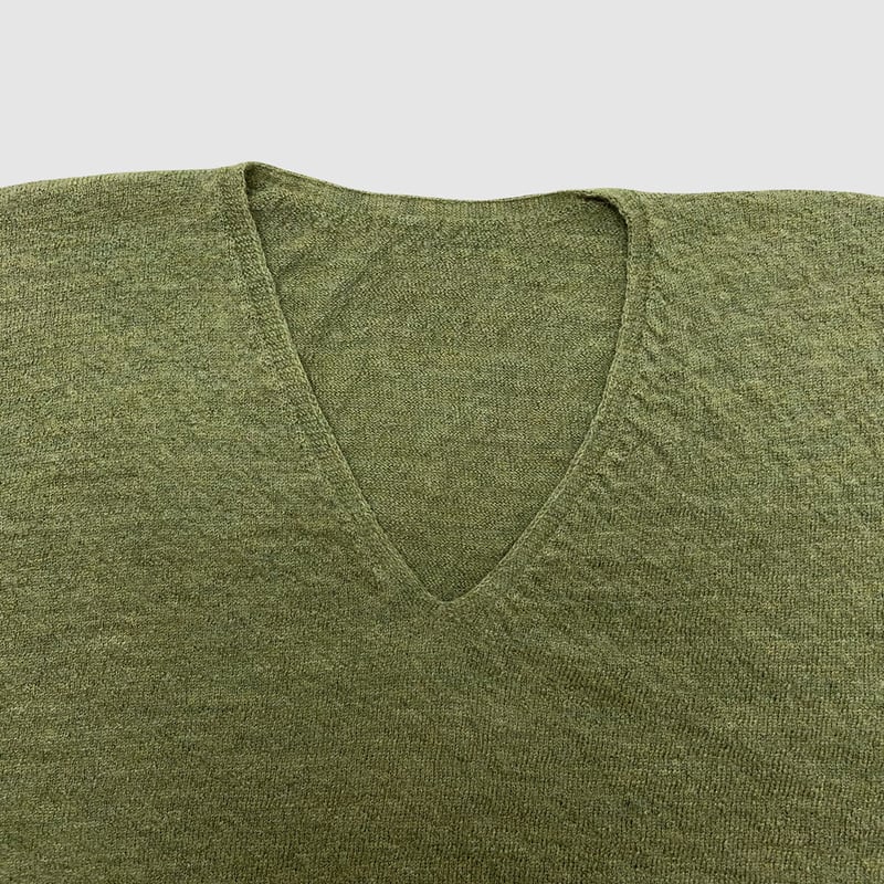 ウールVネックベスト 【軽くてやわらか】縮絨加工 | (有)佐藤ニット