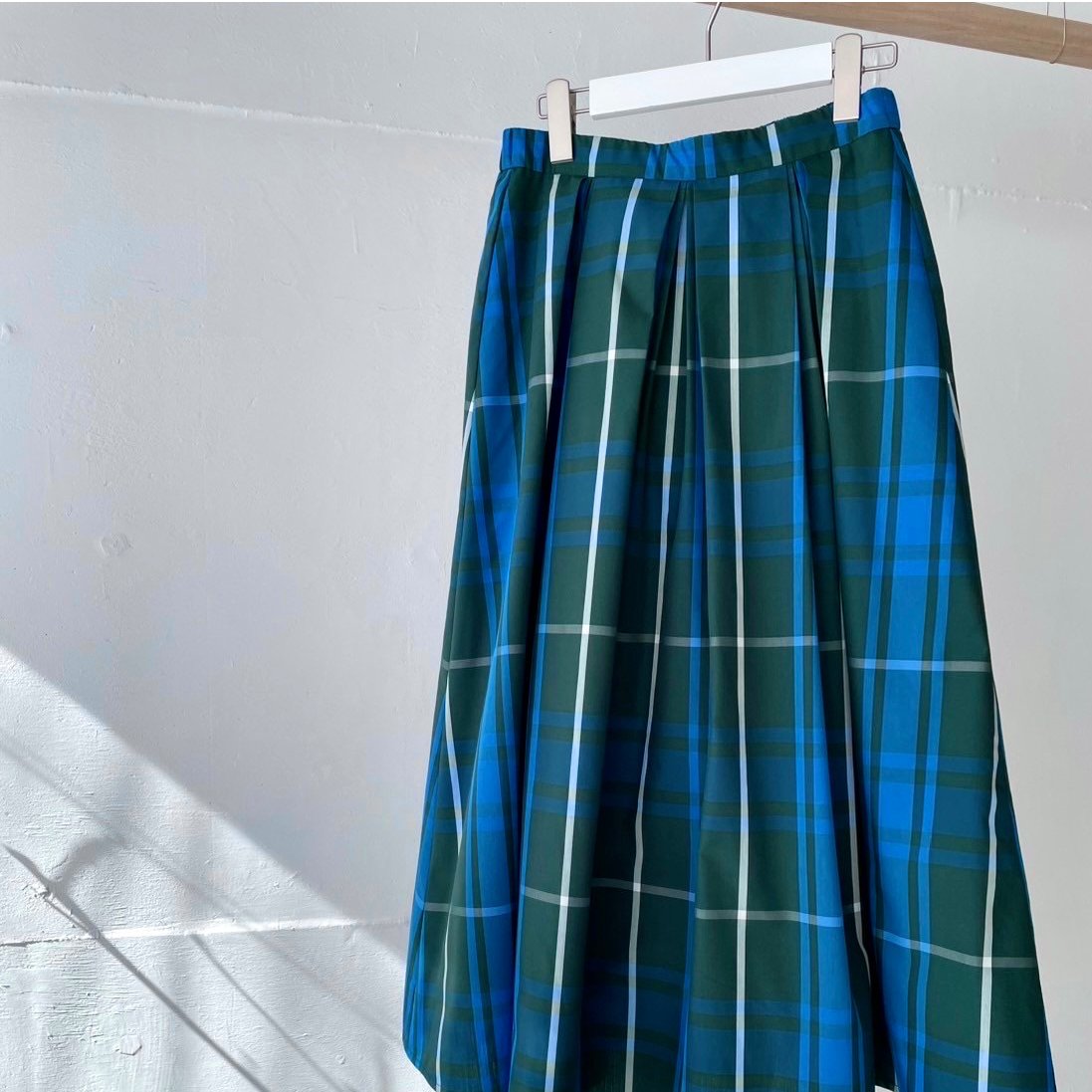 think pattern デザインタックロングスカートキットL〜LL傷あり think pattern デザインタックロングスカートキットL〜LL傷あり