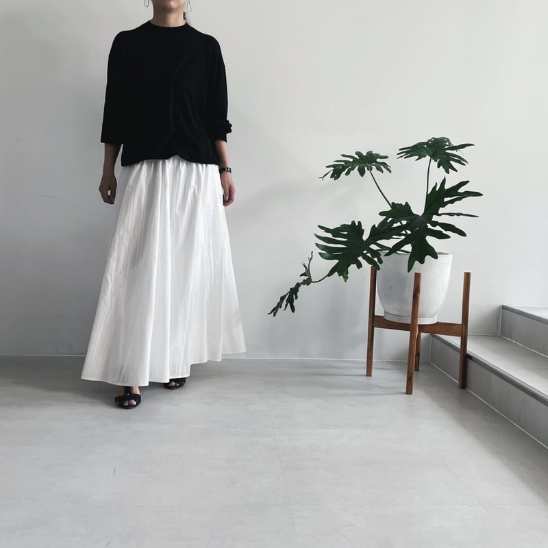 シアタープロダクツ ロングスカート ツイード 三角 幾何学模様 モノトーン Aletta vita スカート フレア 花柄 フラワー モノトーン 大人 柄
