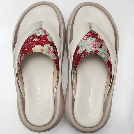 Roi pieds-nus　ROI25106　RED(レッド)