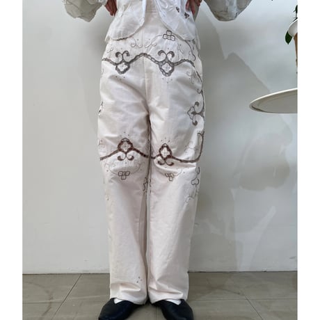 Remake: tablecloth embroidery pants