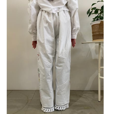Remake: tablecloth embroidery pants