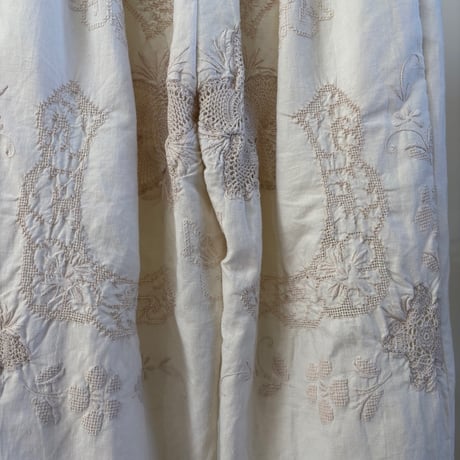 Remake: tablecloth embroidery pants