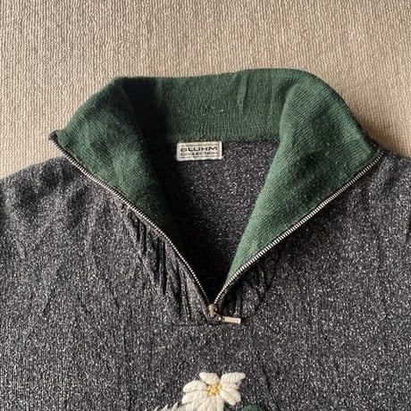 High neck embroidery knit