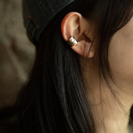 Farm Horseshoe Earcuff