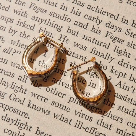 Signet Horseshoe Pierce