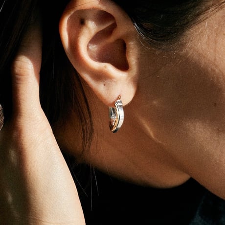 Signet Horseshoe Pierce