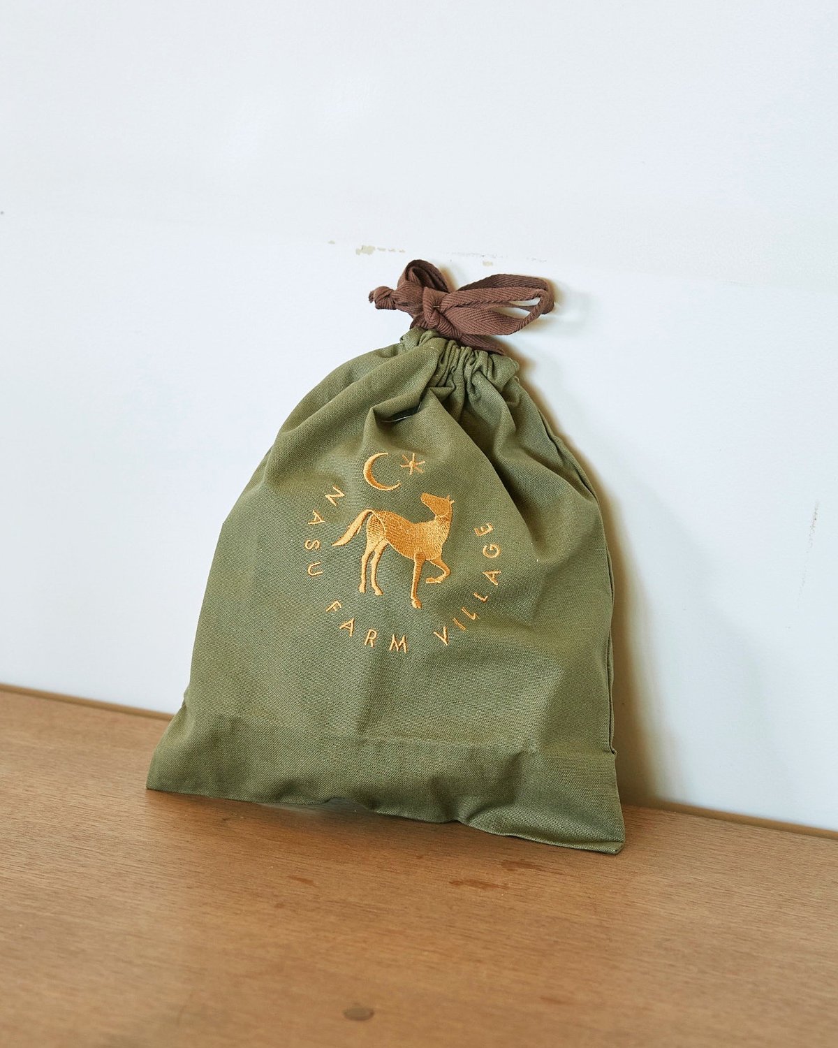 カラーロゴ巾着 | NASU FARM VILLAGE ONLINE STORE