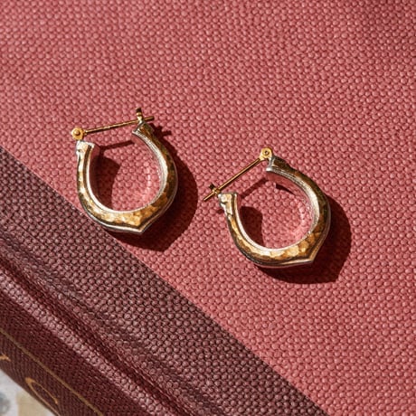 Signet Horseshoe Pierce