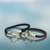 Signet Horseshoe Hair Tie