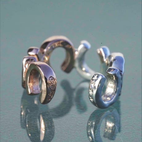 TC Horseshoe Earcuff