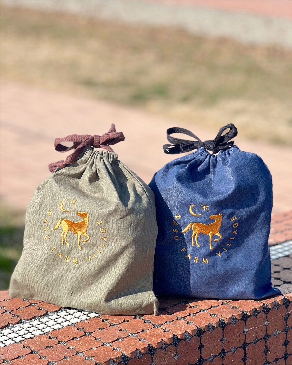 【新品未使用】NASU FARM VILLAGE オリジナルブランケット カラーロゴ巾着 | NASU FARM VILLAGE ONLINE STORE