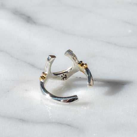 Signet Horseshoe Earcuff