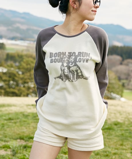 TWO DOGS WAFFLE RAGLAN TEE
