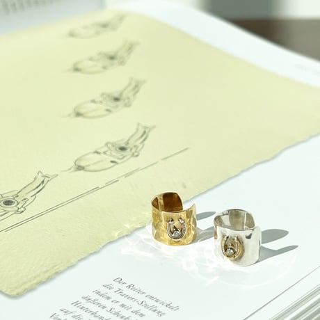 Farm Horseshoe Earcuff
