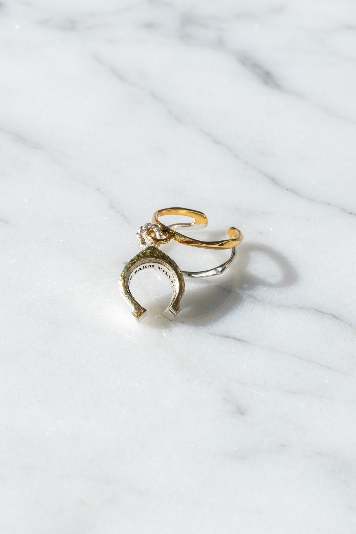 Sway Horseshoe Earcuff | NASU FARM VILLAGE ONLI