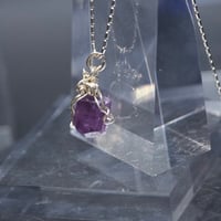 〈慈悲と愛のシンクロライフ〉【超希少マリアライト大原石　スペシャルグレード】シルバー925ワイヤーラップ・大ペンダント（１）